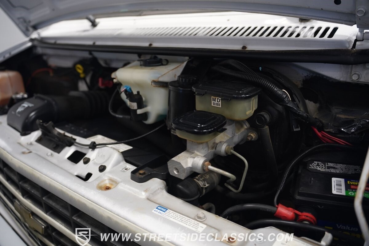 Chevrolet-G10-1995-Van-38