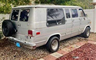 Chevrolet-G20-1988-Gray-11
