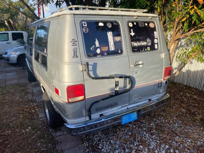 Chevrolet-G20-1988-Gray-7