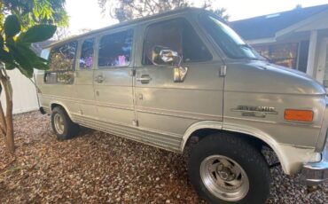 Chevrolet-G20-1988-Gray-8