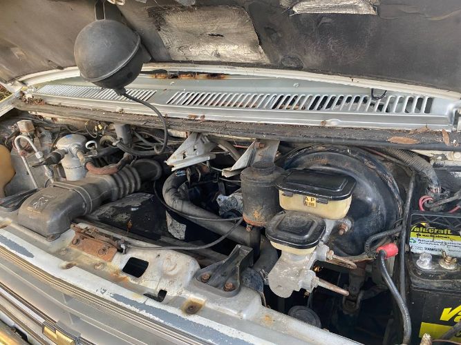 Chevrolet-G20-1988-Gray-9