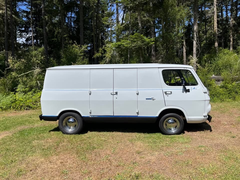 Chevrolet-G20-Van-1967-Van-Camper-2