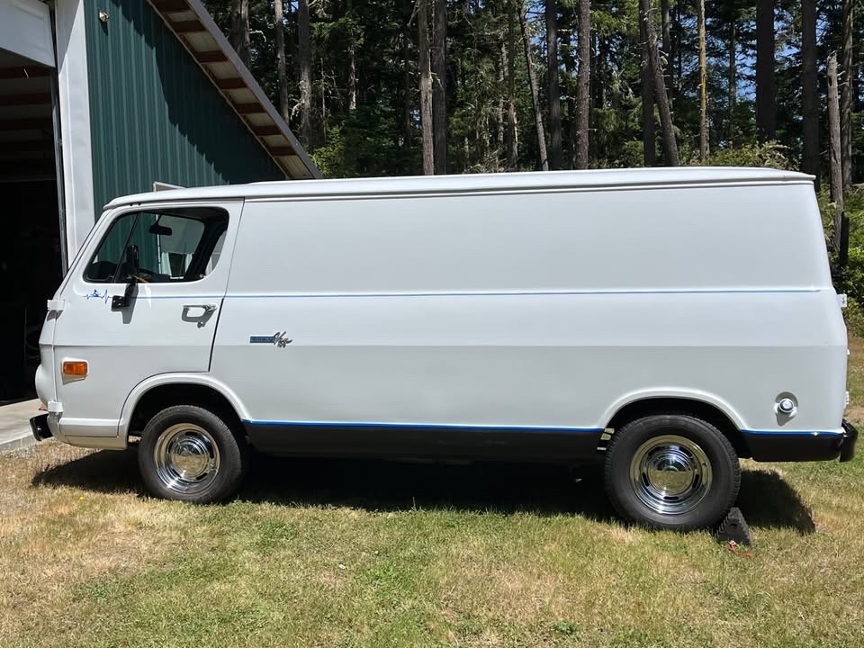 Chevrolet-G20-Van-1967-Van-Camper-3