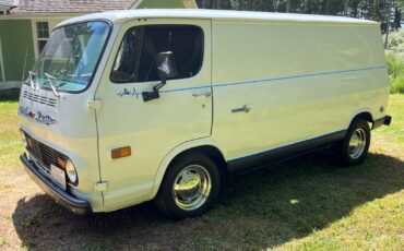 Chevrolet-G20-Van-1967-Van-Camper