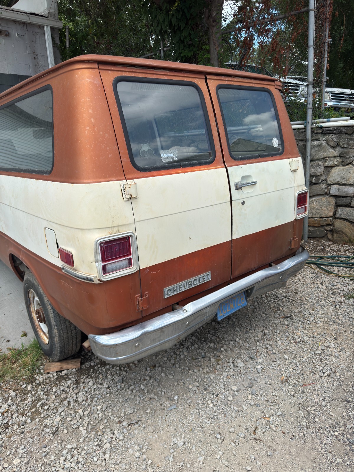 Chevrolet-G20-Van-1981-Extended-Passenger-Van-1