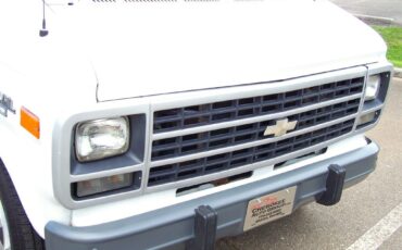 Chevrolet-G20-Van-1995-MinivanVan-17