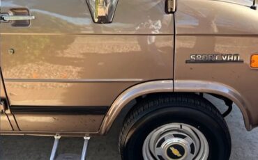 Chevrolet-G20-Van-1995-Van-7