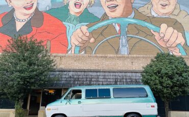 Chevrolet-G30-Van-1979-Standard-Passenger-Van-1