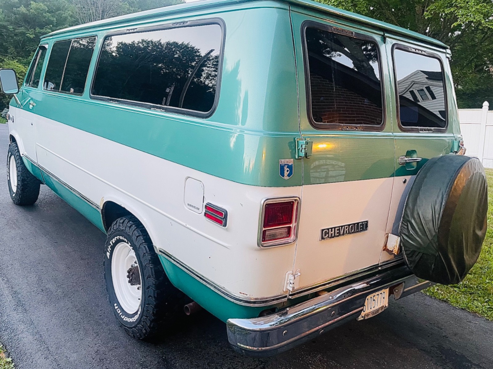 Chevrolet-G30-Van-1979-Standard-Passenger-Van-11