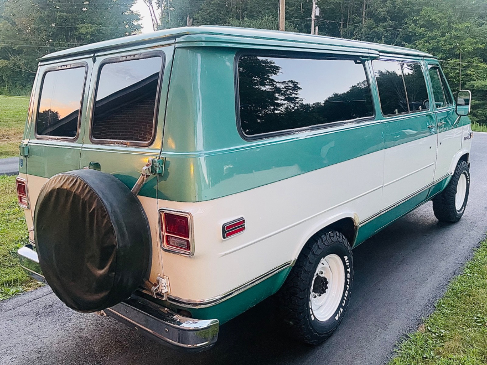 Chevrolet-G30-Van-1979-Standard-Passenger-Van-12