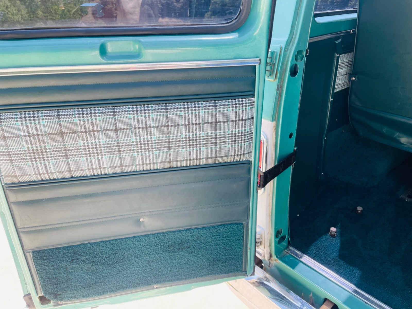 Chevrolet-G30-Van-1979-Standard-Passenger-Van-21