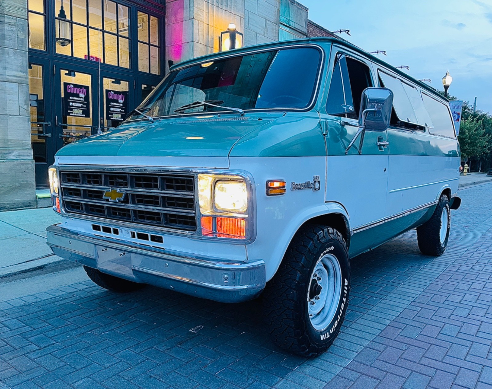 Chevrolet-G30-Van-1979-Standard-Passenger-Van-3