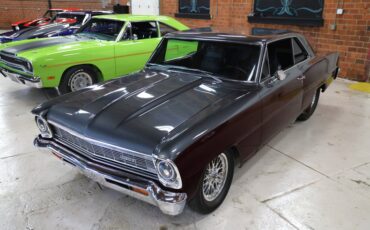 Chevrolet-Ii-1966-Marlboro-Maroon-Black
