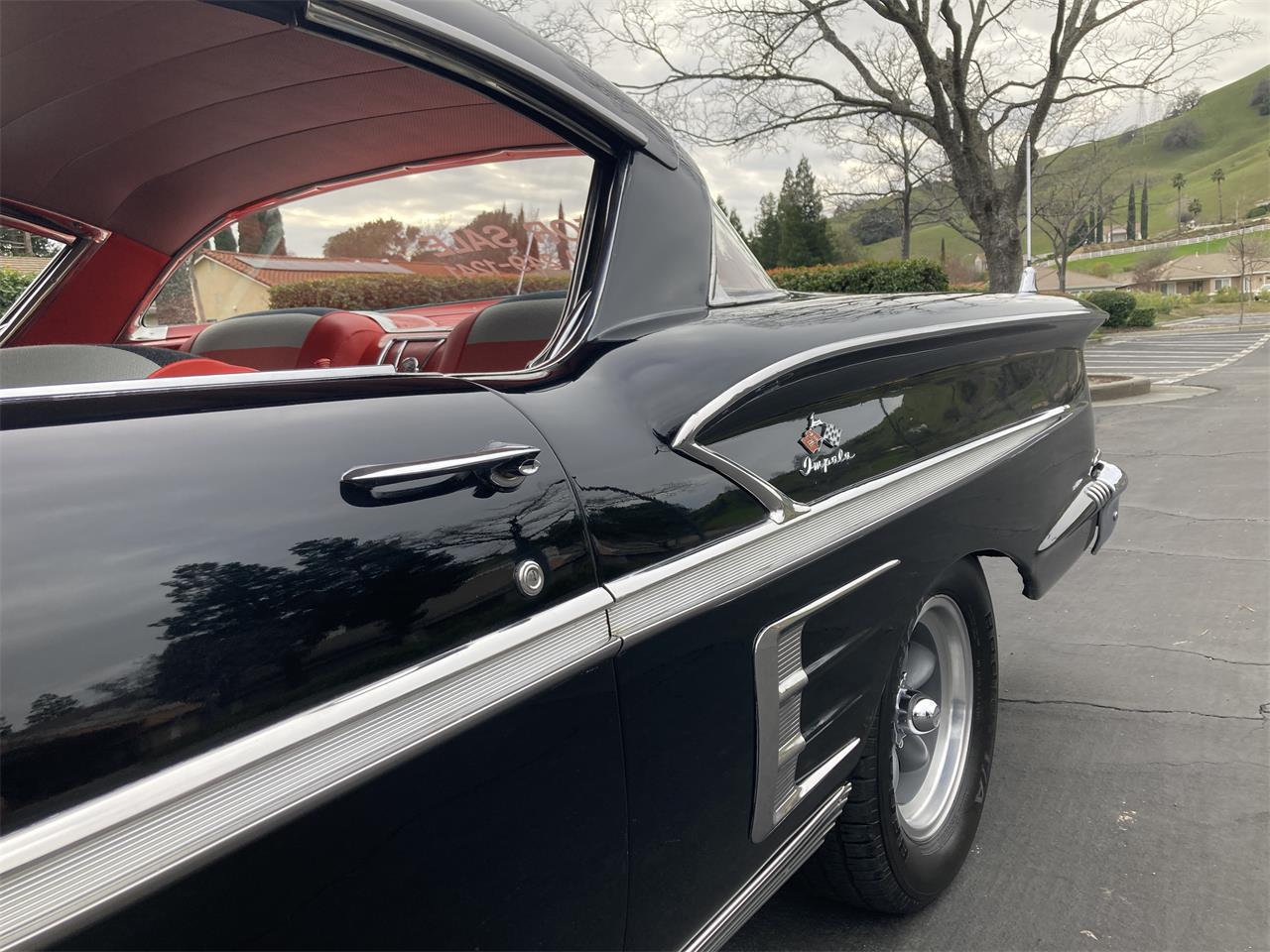 Chevrolet-Impala-1958-Black-Red-Tri-color-12