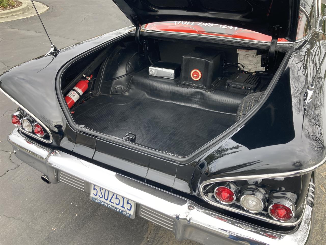 Chevrolet-Impala-1958-Black-Red-Tri-color-15