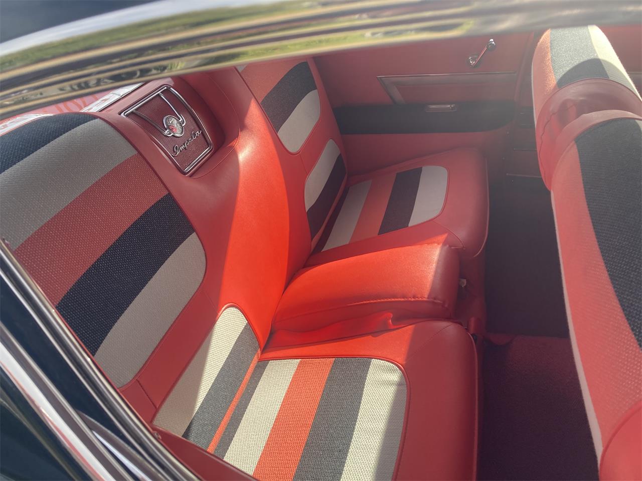 Chevrolet-Impala-1958-Black-Red-Tri-color-4
