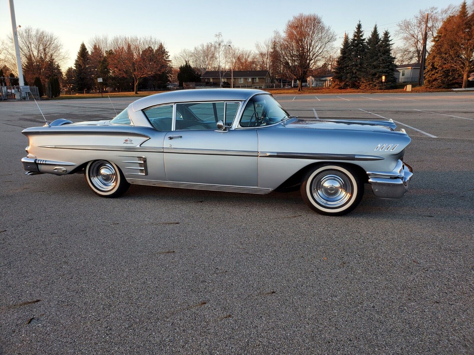 Chevrolet-Impala-1958-Other-10