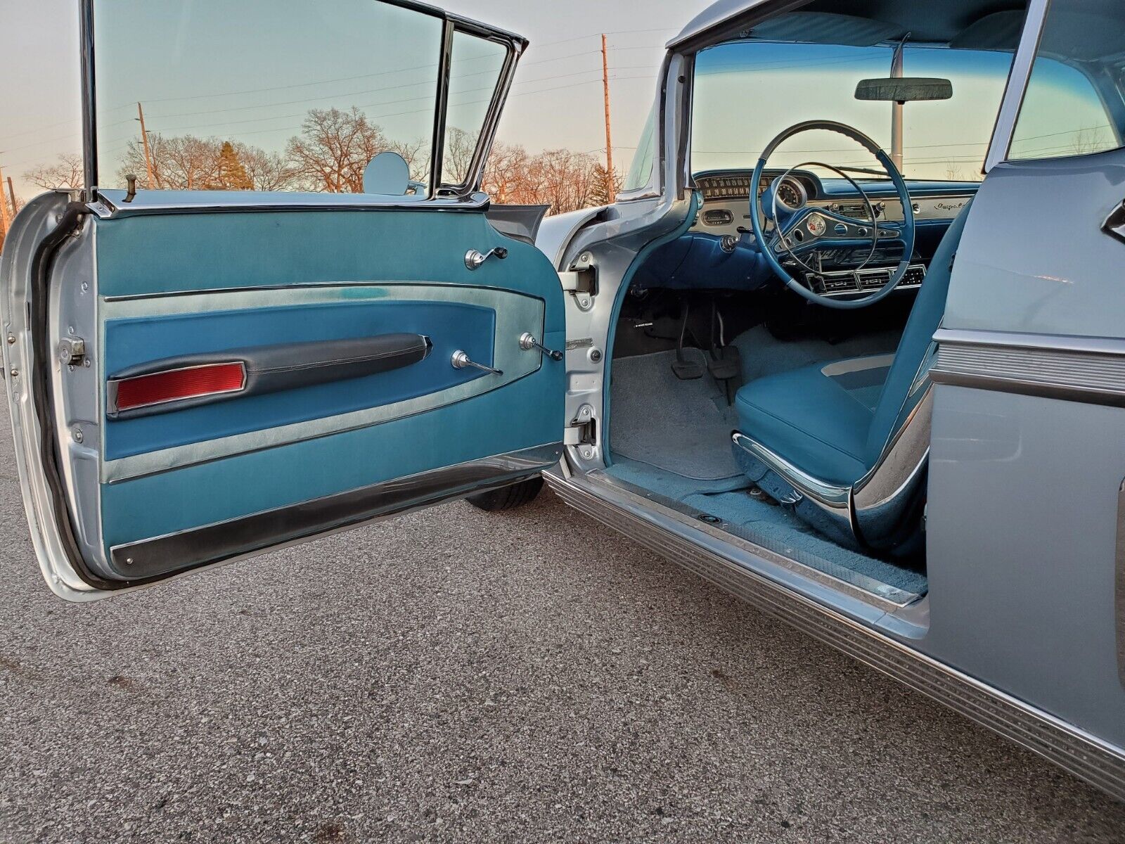 Chevrolet-Impala-1958-Other-23