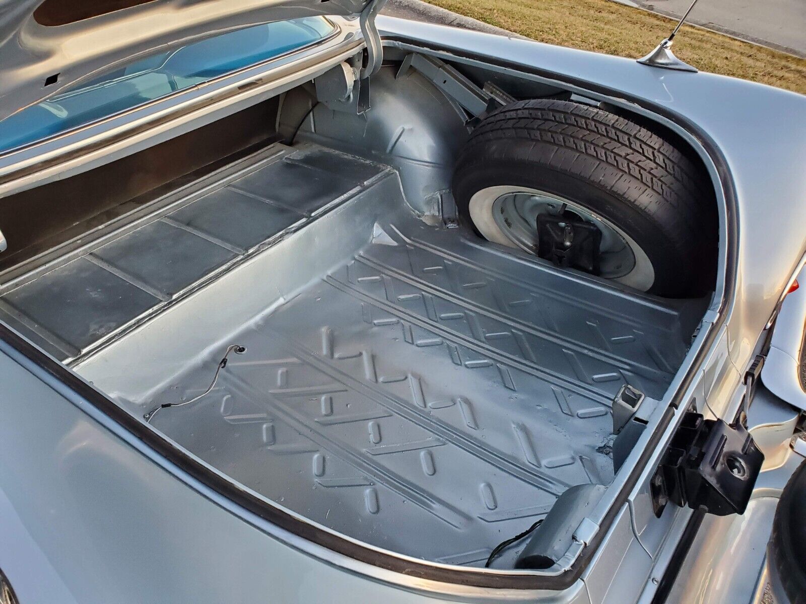 Chevrolet-Impala-1958-Other-27
