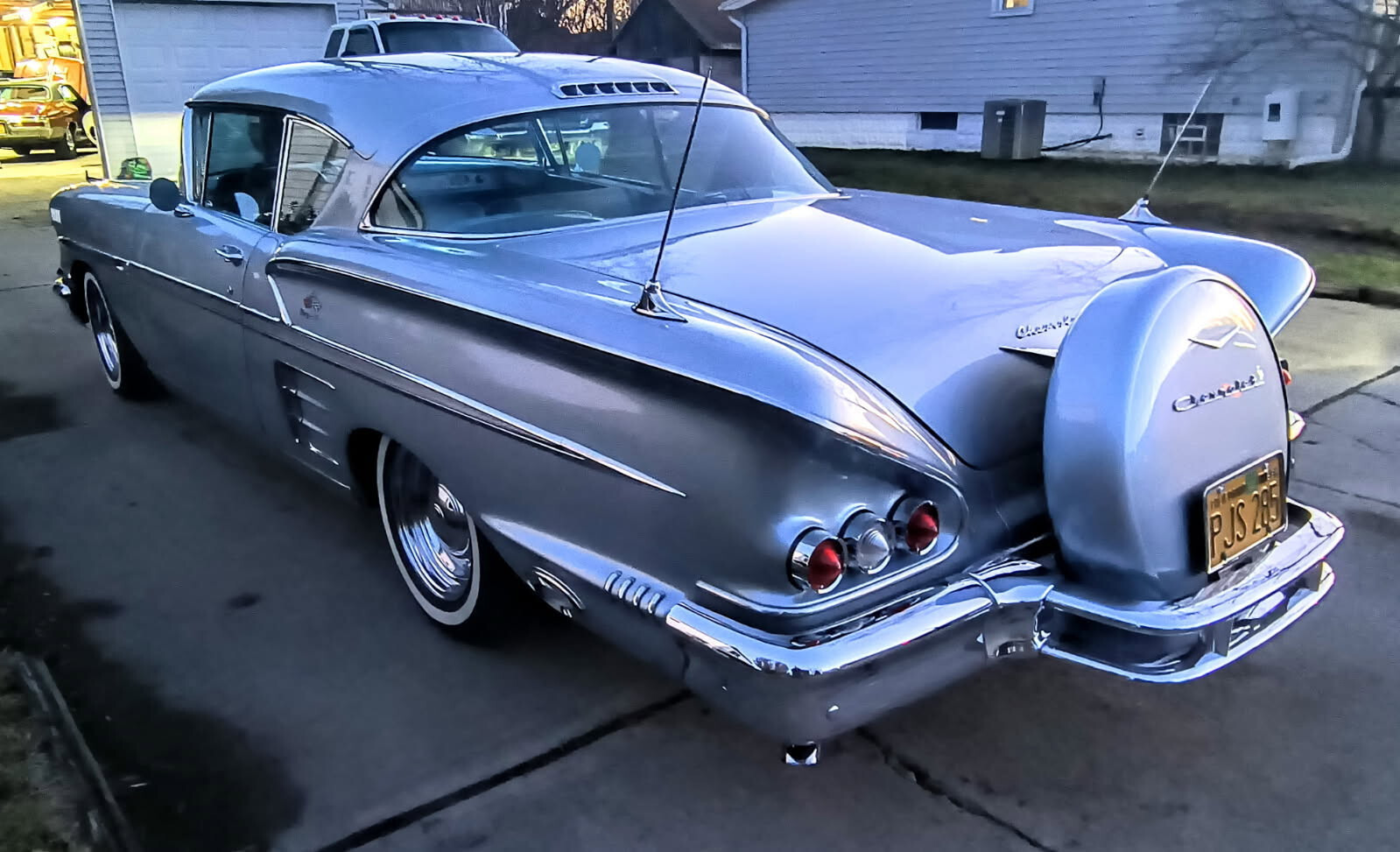 Chevrolet-Impala-1958-Other-3