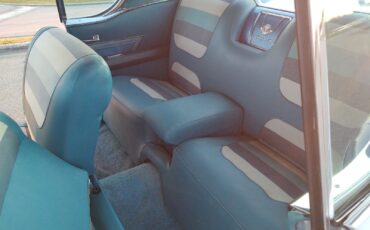 Chevrolet-Impala-1958-Other-33