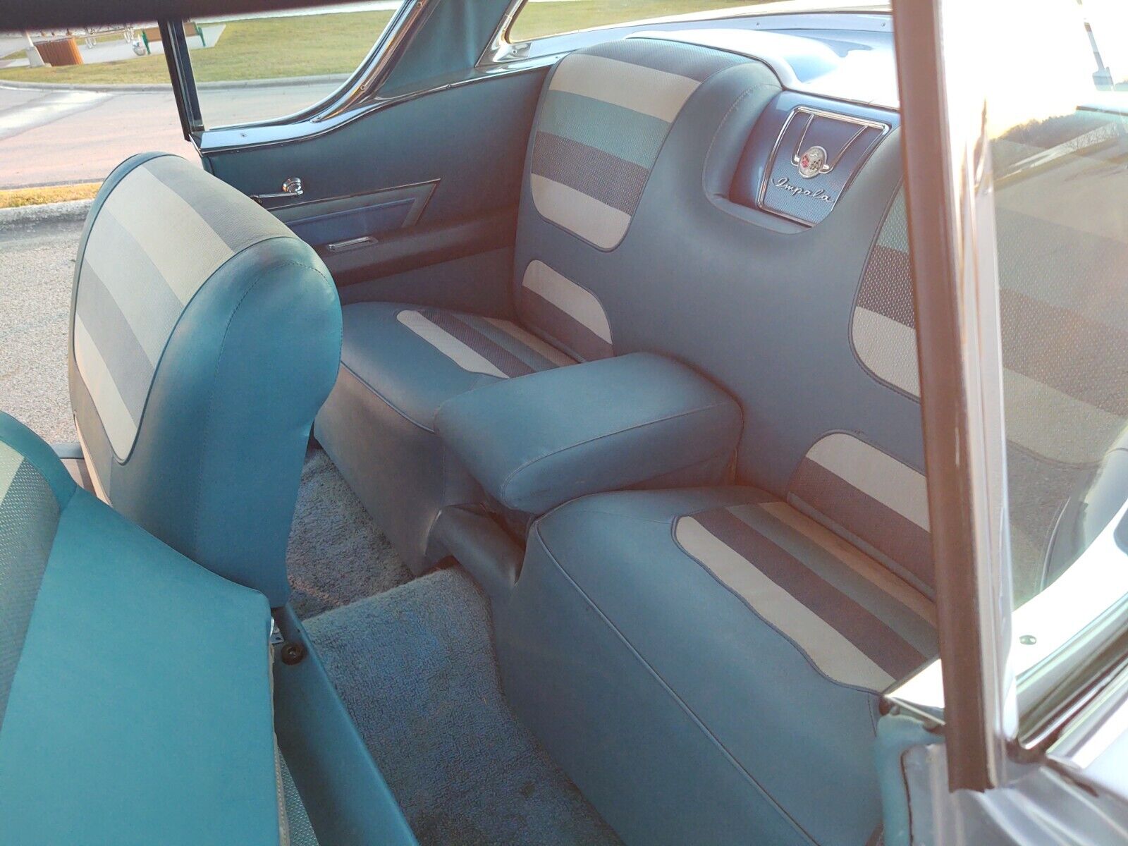 Chevrolet-Impala-1958-Other-33