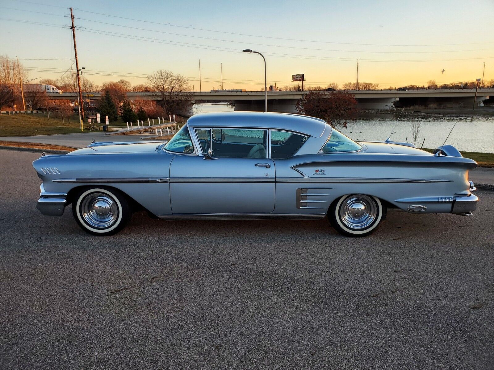 Chevrolet-Impala-1958-Other-4