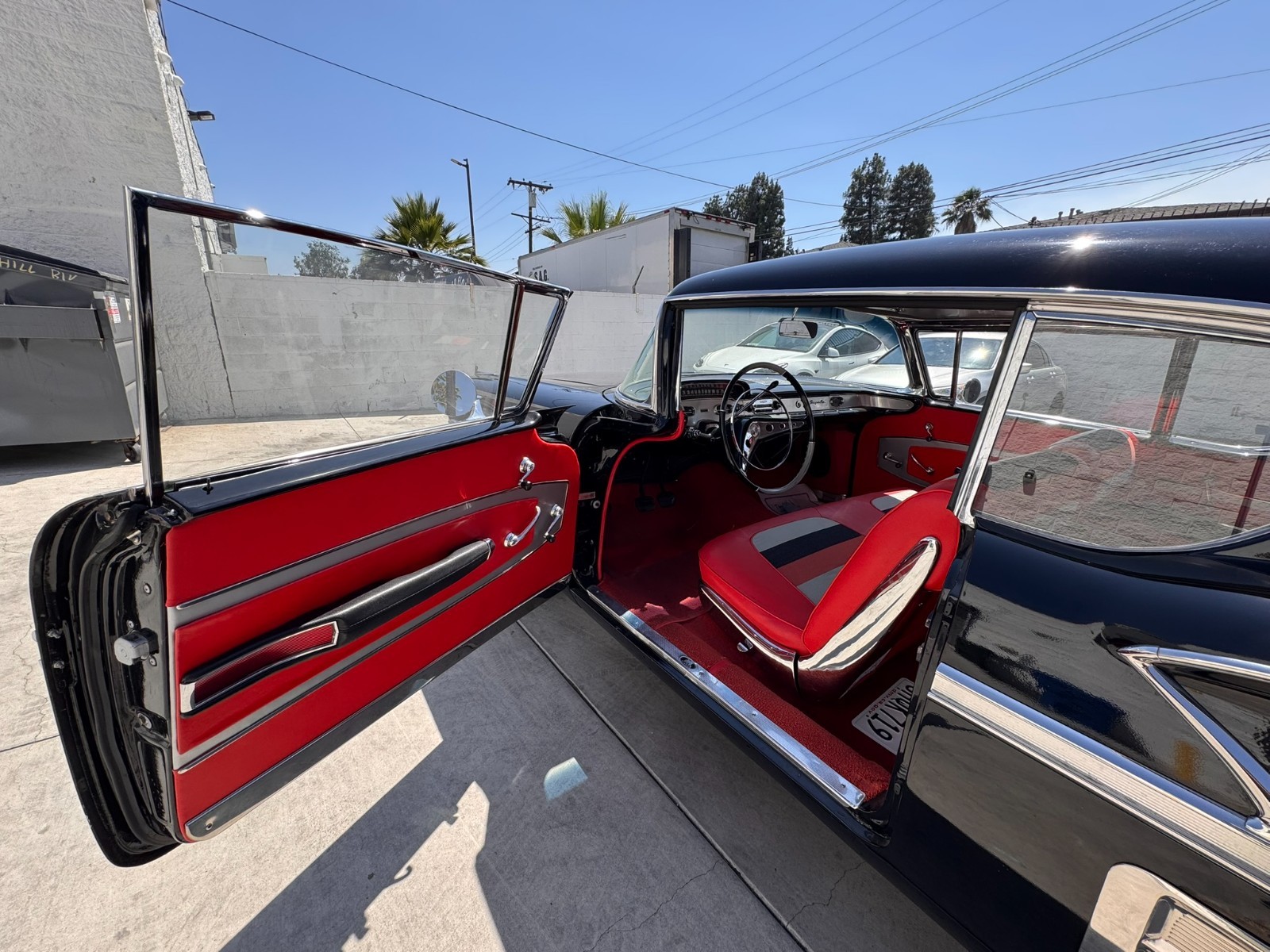 Chevrolet-Impala-1958-Sedan-13