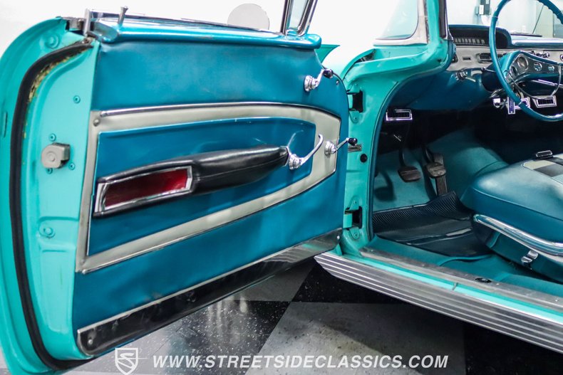 Chevrolet-Impala-1958-Tropic-Turquoise-Turquoise-30