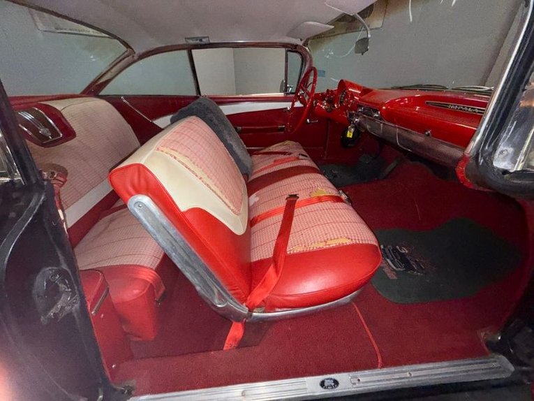 Chevrolet-Impala-1960-Black-Red-White-39
