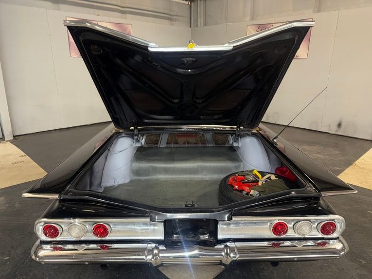 Chevrolet-Impala-1960-Black-Red-White-44