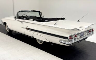 Chevrolet-Impala-1960-Ermine-White-Black-10