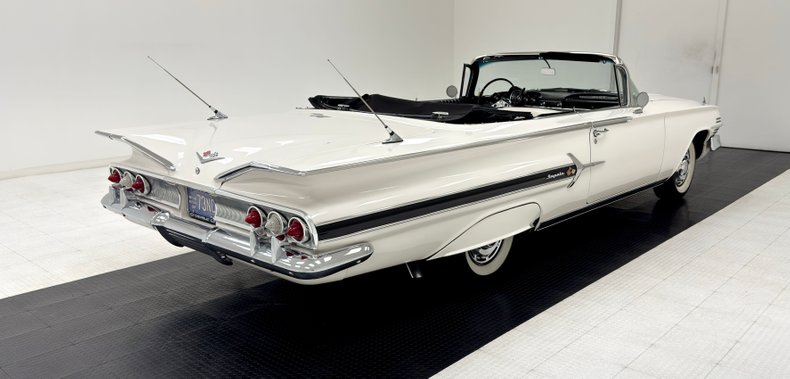 Chevrolet-Impala-1960-Ermine-White-Black-12