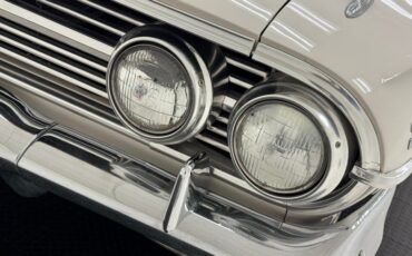 Chevrolet-Impala-1960-Ermine-White-Black-17