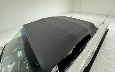 Chevrolet-Impala-1960-Ermine-White-Black-21