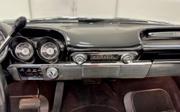 Chevrolet-Impala-1960-Ermine-White-Black-3