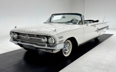 Chevrolet-Impala-1960-Ermine-White-Black