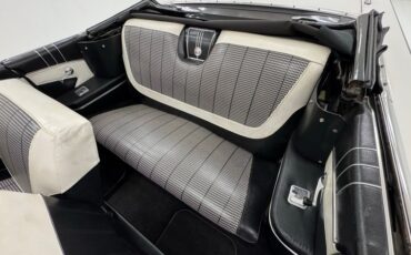 Chevrolet-Impala-1960-Ermine-White-Black-41