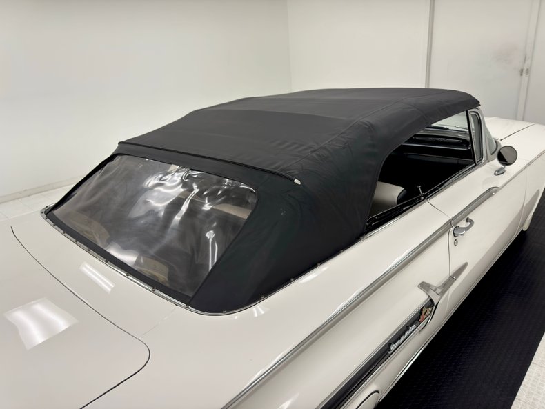 Chevrolet-Impala-1960-Ermine-White-Black-44