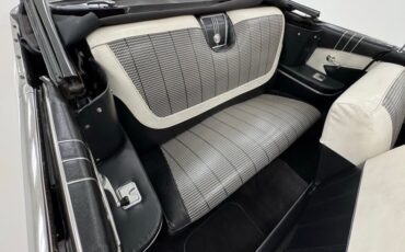 Chevrolet-Impala-1960-Ermine-White-Black-46