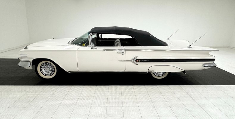 Chevrolet-Impala-1960-Ermine-White-Black-7