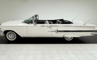 Chevrolet-Impala-1960-Ermine-White-Black-8
