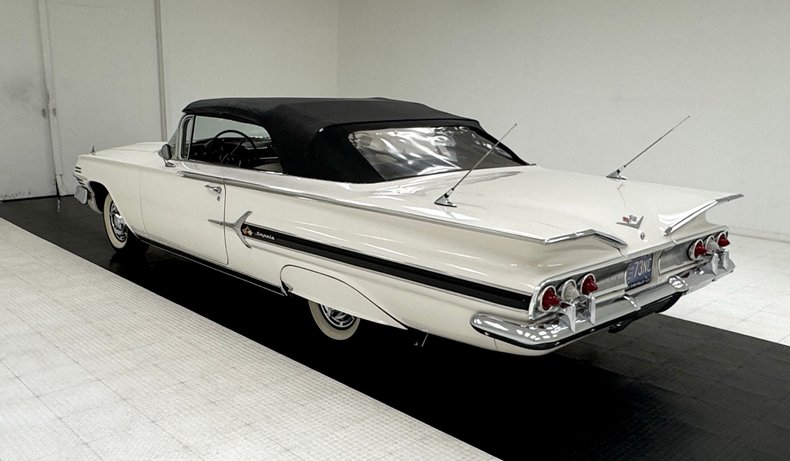 Chevrolet-Impala-1960-Ermine-White-Black-9
