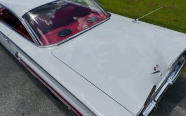 Chevrolet-Impala-1960-Ermine-White-Red-39