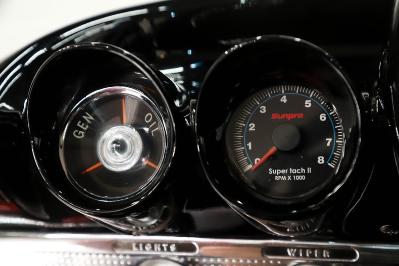 Chevrolet-Impala-1960-Roman-Red-Black-ampamp-White-Ho-22
