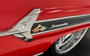 Chevrolet-Impala-1960-Roman-Red-Red-Houndstooth-21