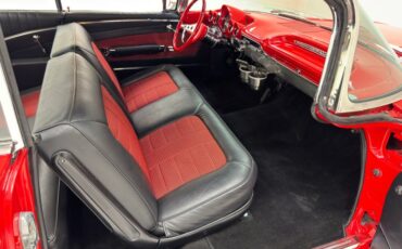 Chevrolet-Impala-1960-Roman-Red-Red-Houndstooth-35