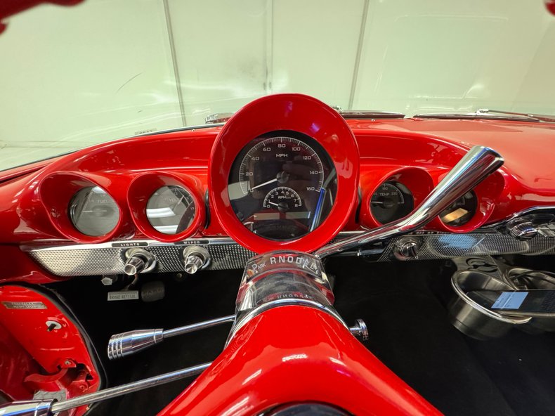 Chevrolet-Impala-1960-Roman-Red-Red-Houndstooth-38