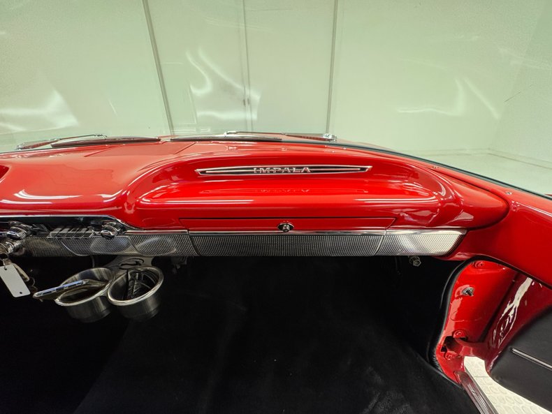 Chevrolet-Impala-1960-Roman-Red-Red-Houndstooth-40