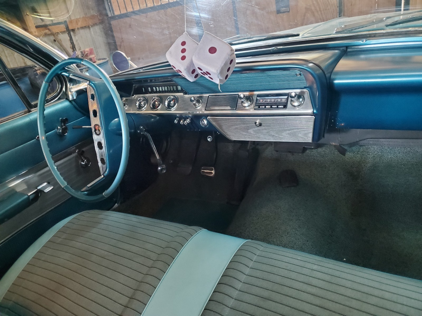 Chevrolet-Impala-1961-17